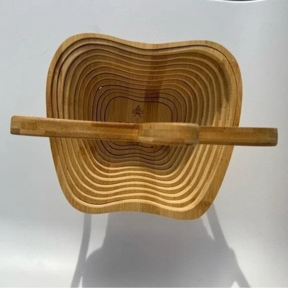Bonnie and Pop Basket Bamboo Collapsible Apple Shape Tray Trivet Cottage Fruit